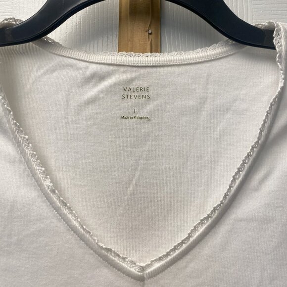 NWOT - Valerie Stevens V-Neck Top -Sz L - Picture 2 of 3